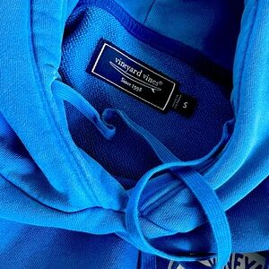 Vineyard Vines hoodie